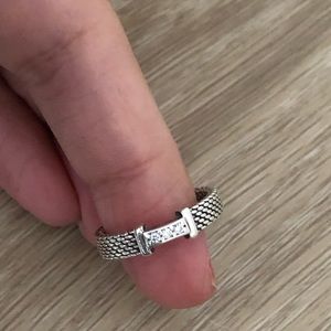 Tiffany’s mesh ring with diamonds